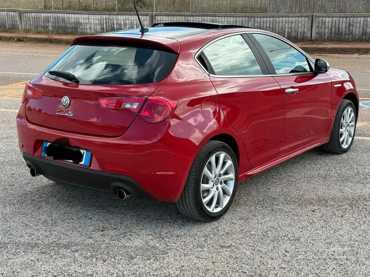 Alfa Romeo Giulietta 2015 photo 3