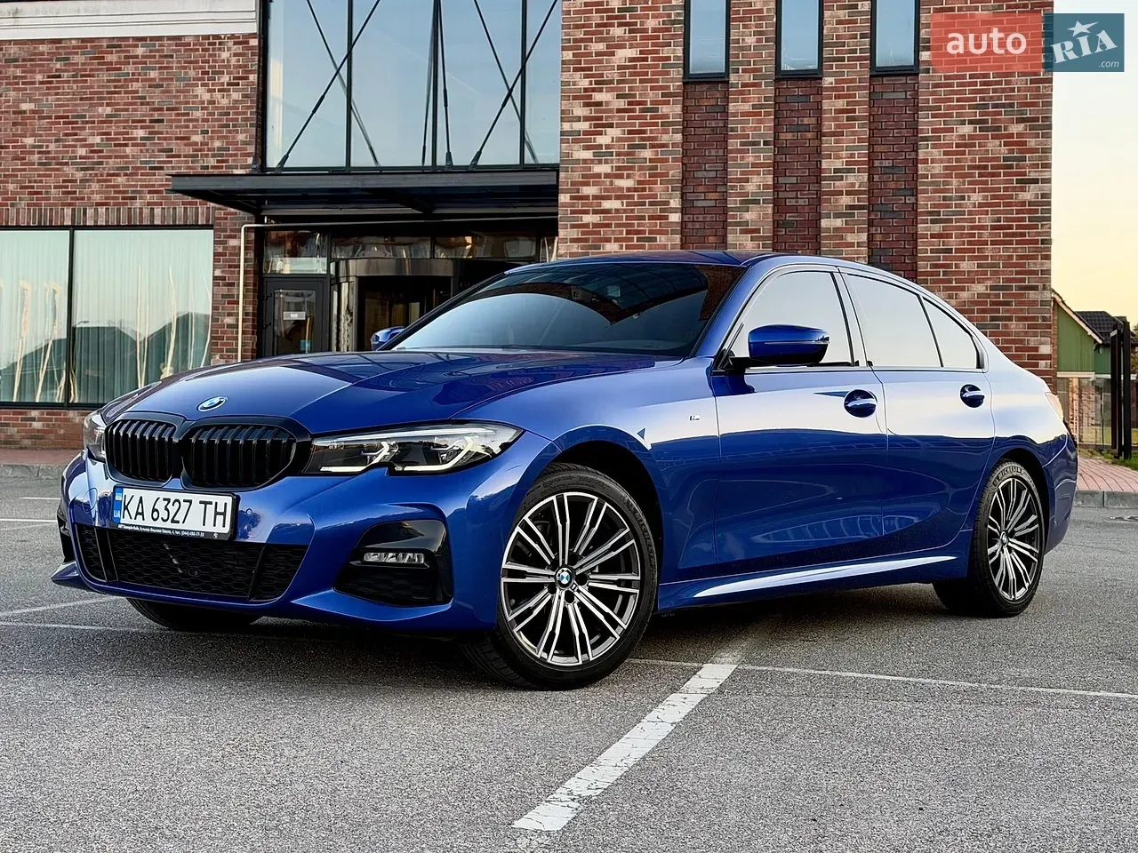 BMW 3 Series 2022 photo 3