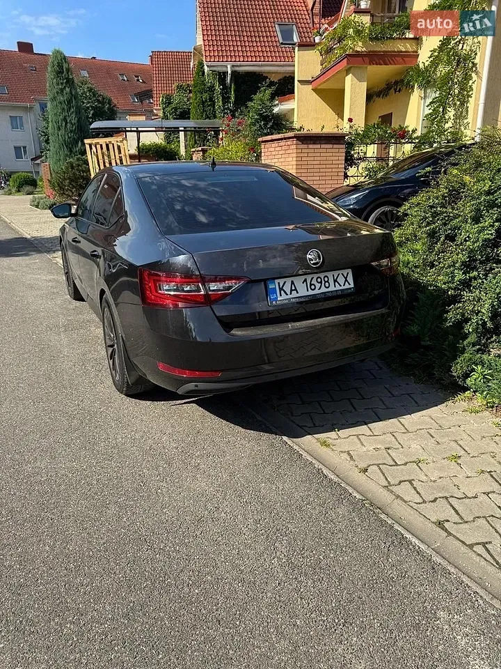 Skoda Superb 2018 photo 3