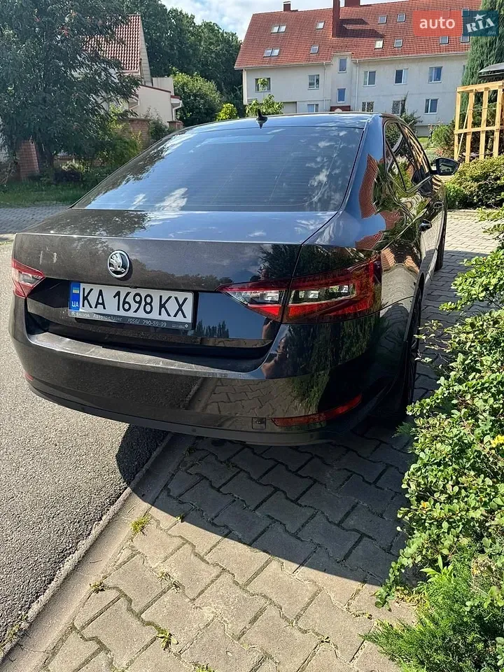 Skoda Superb 2018 photo 4