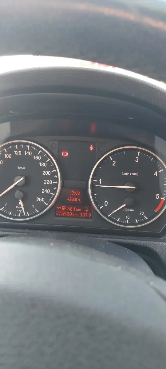 BMW 3 Series 2009 photo 2