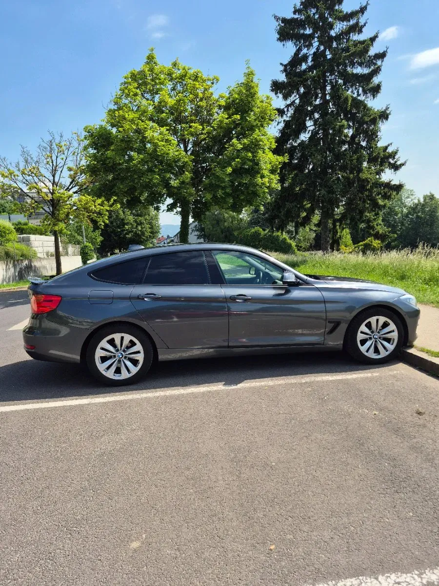 BMW 3 Series 2016 photo 2
