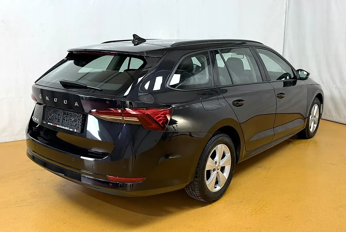 Skoda Octavia 2022 photo 3
