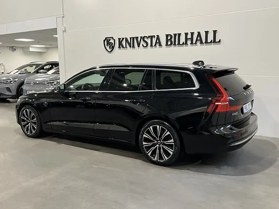 Volvo V60 2023 photo 2