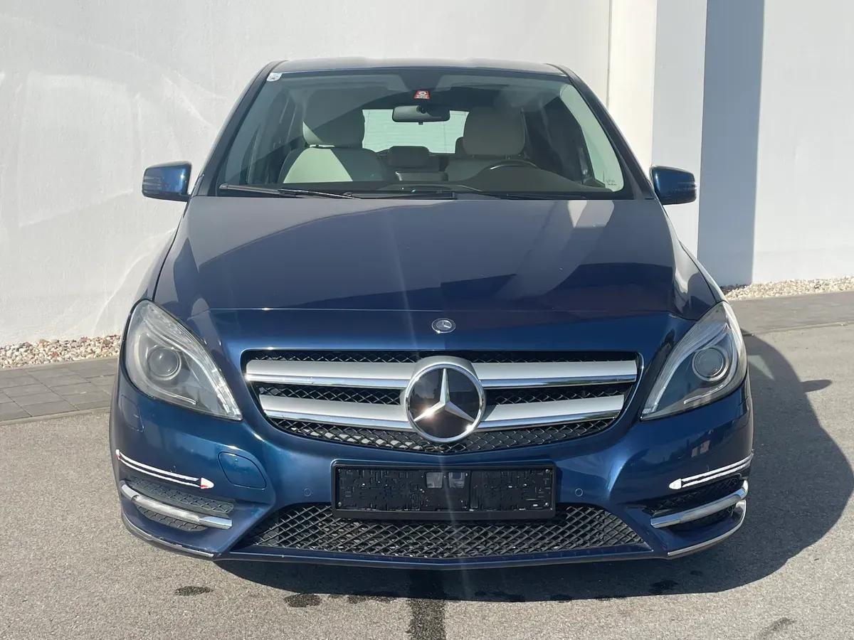 Mercedes-Benz B-Class 2013 photo 2