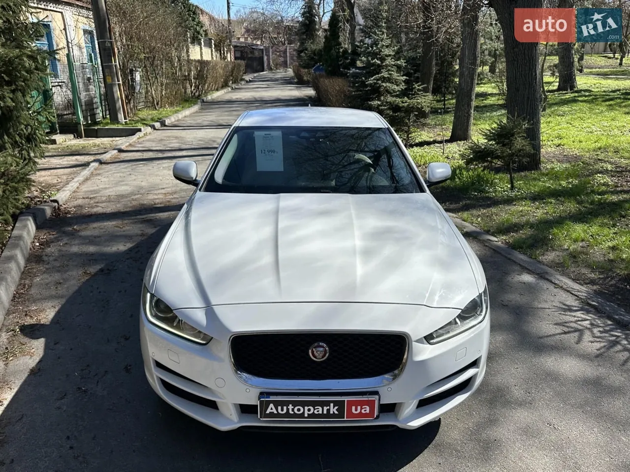Jaguar Xe 2015 photo 3