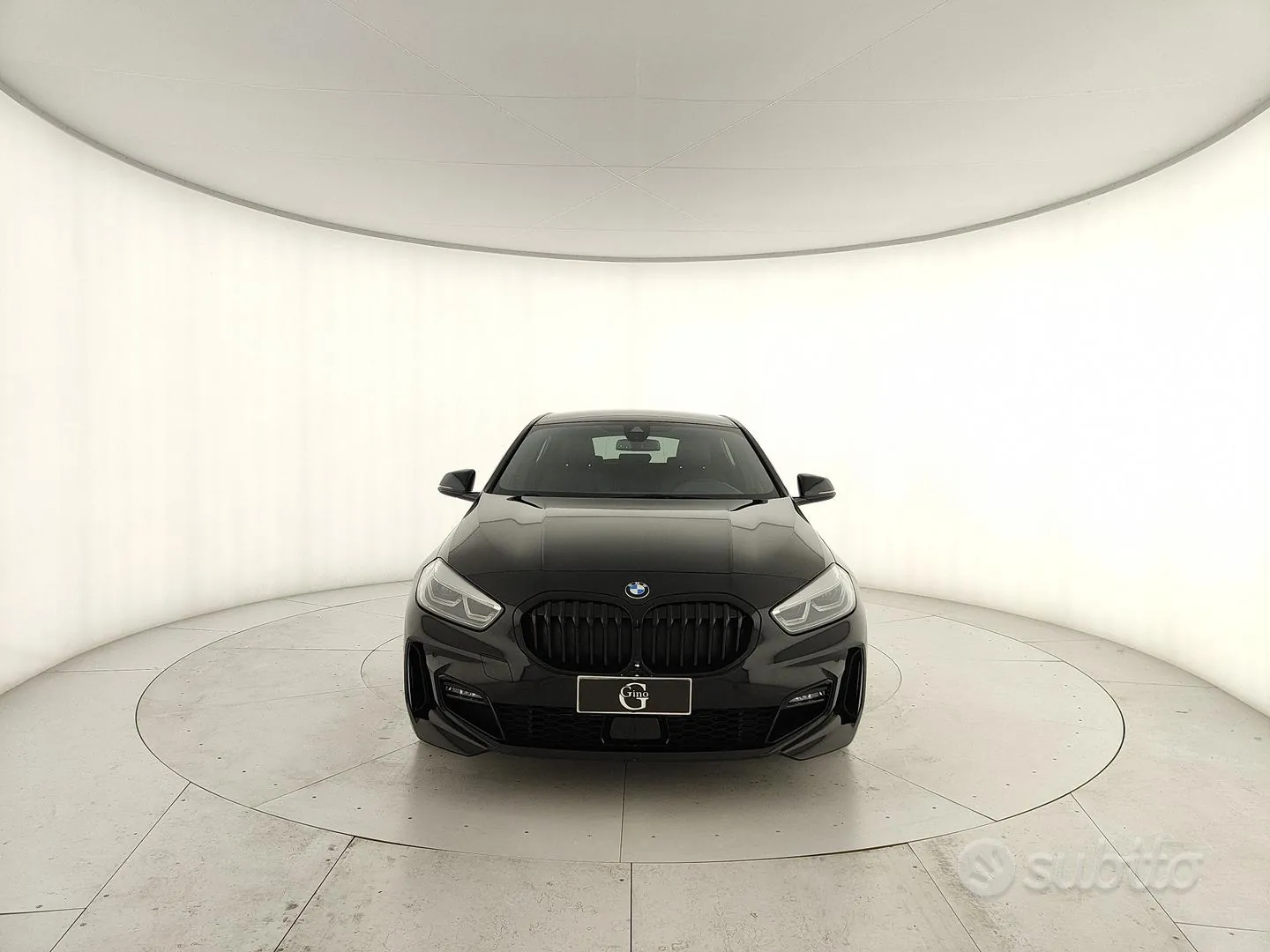 BMW 116D 2021 photo 2