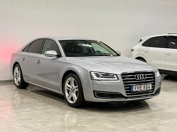 Audi A8 2014 photo 2