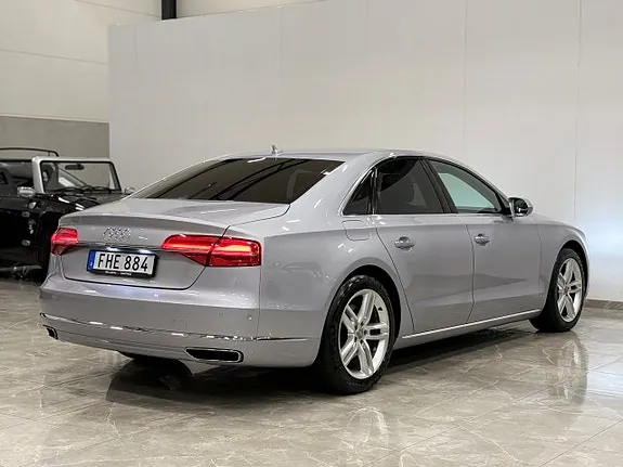 Audi A8 2014 photo 5
