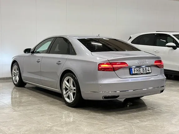 Audi A8 2014 photo 3