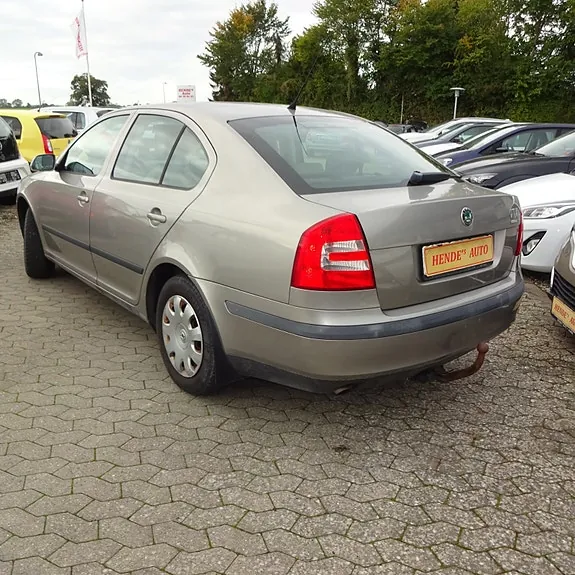 Skoda Octavia 2009 photo 4