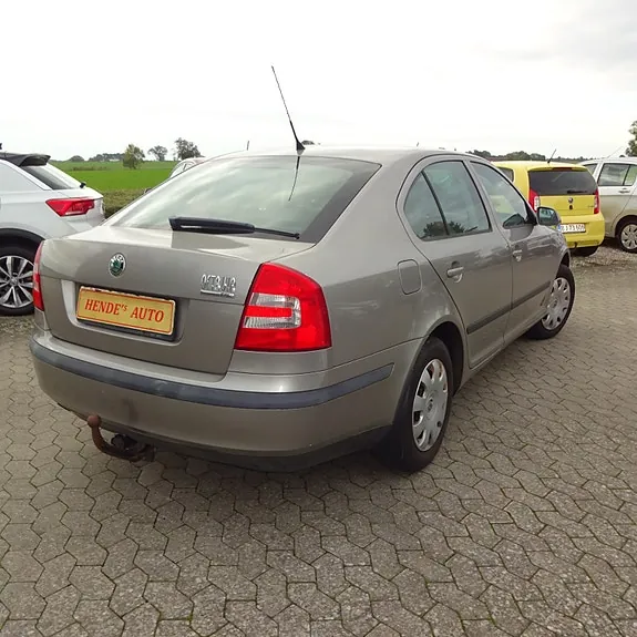 Skoda Octavia 2009 photo 3