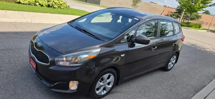 Kia Rondo 2016 photo 2