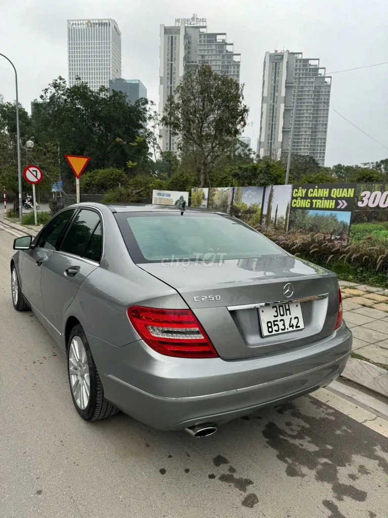 Mercedes-Benz C-Class 2011 photo 3