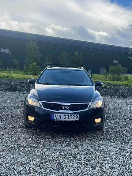 Kia Ceed 2010 photo 2