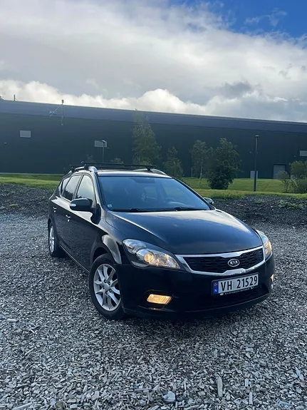 Kia Ceed 2010 photo 4