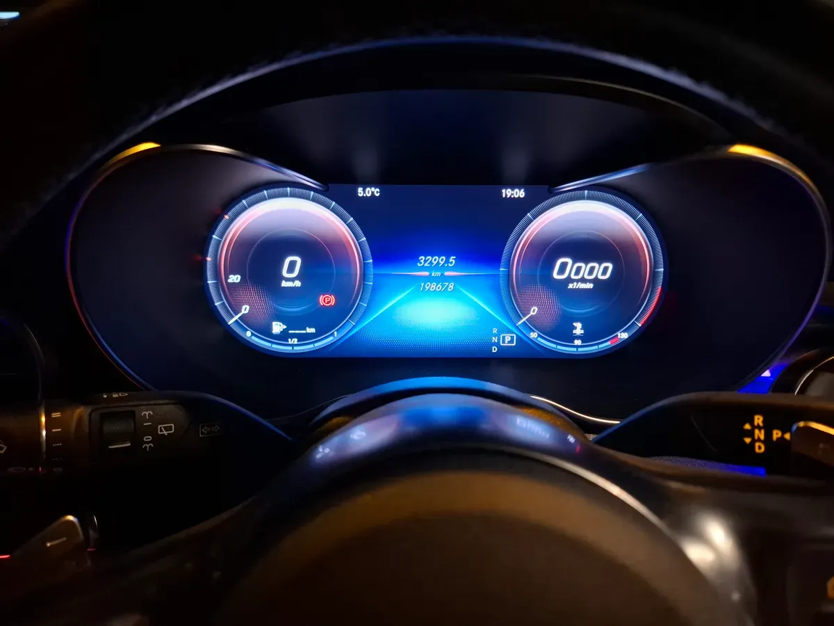 Mercedes-Benz C-Class 2018 photo 2