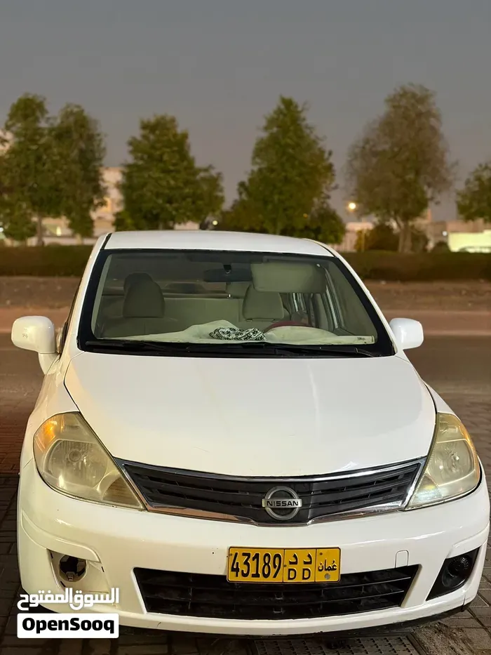 Nissan Tiida 2010 photo 5