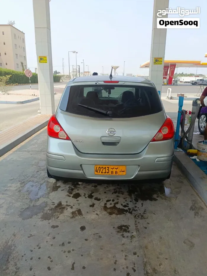 Nissan Tiida 2010 photo 3