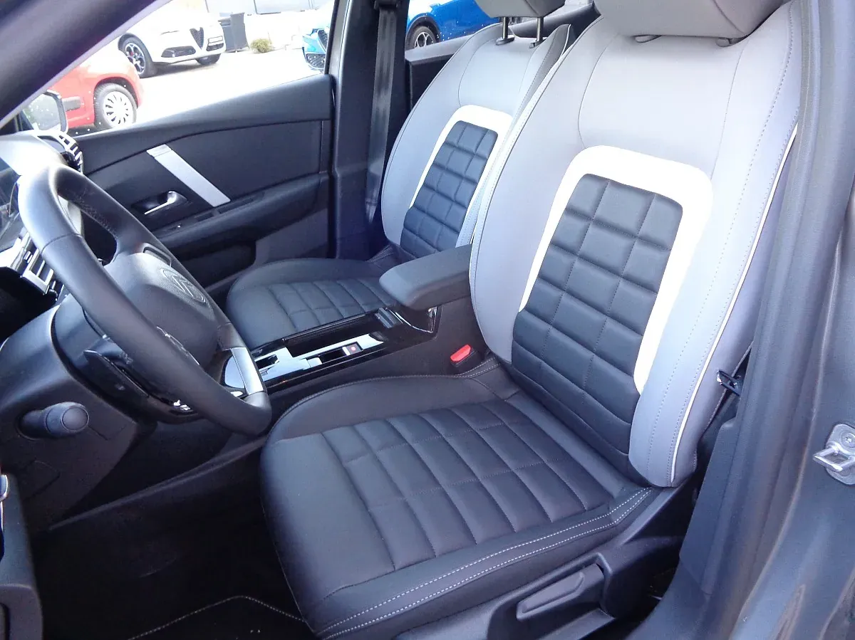 Citroen C4 2025 photo 3