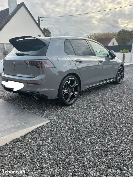 Volkswagen Golf 2024 photo 2