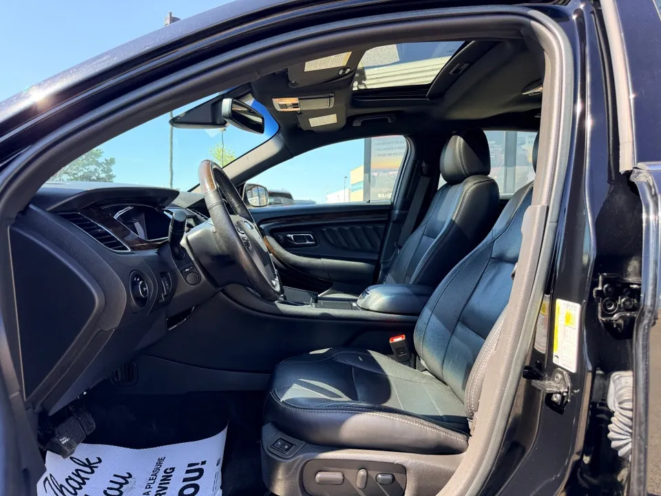 Ford Taurus 2017 photo 2