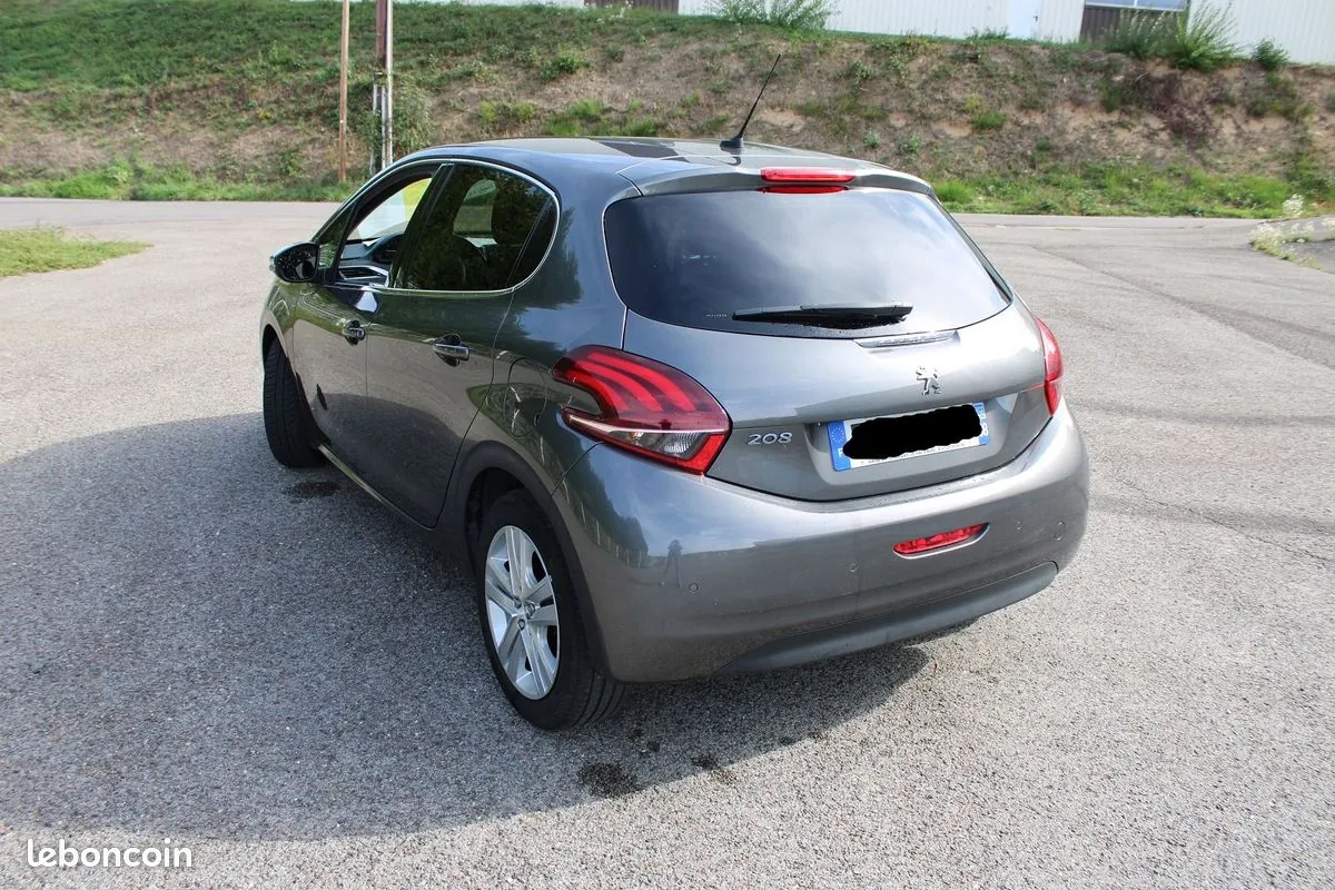 Peugeot 208 2018 photo 4