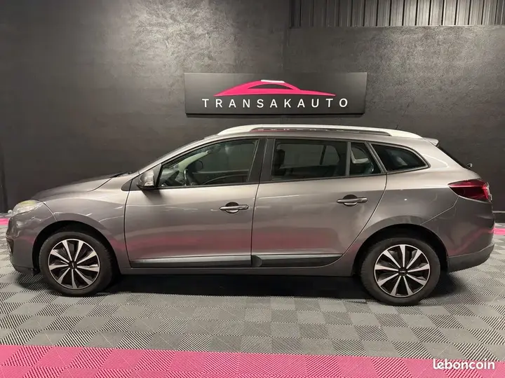 Renault Megane 2013 photo 2