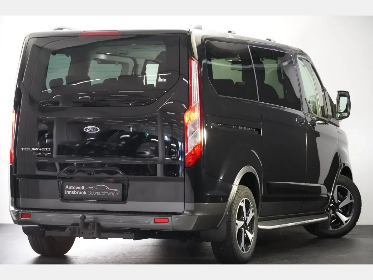 Ford Tourneo Custom 2020 photo 2