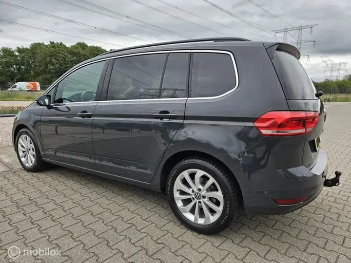 Volkswagen Touran 2021 photo 4