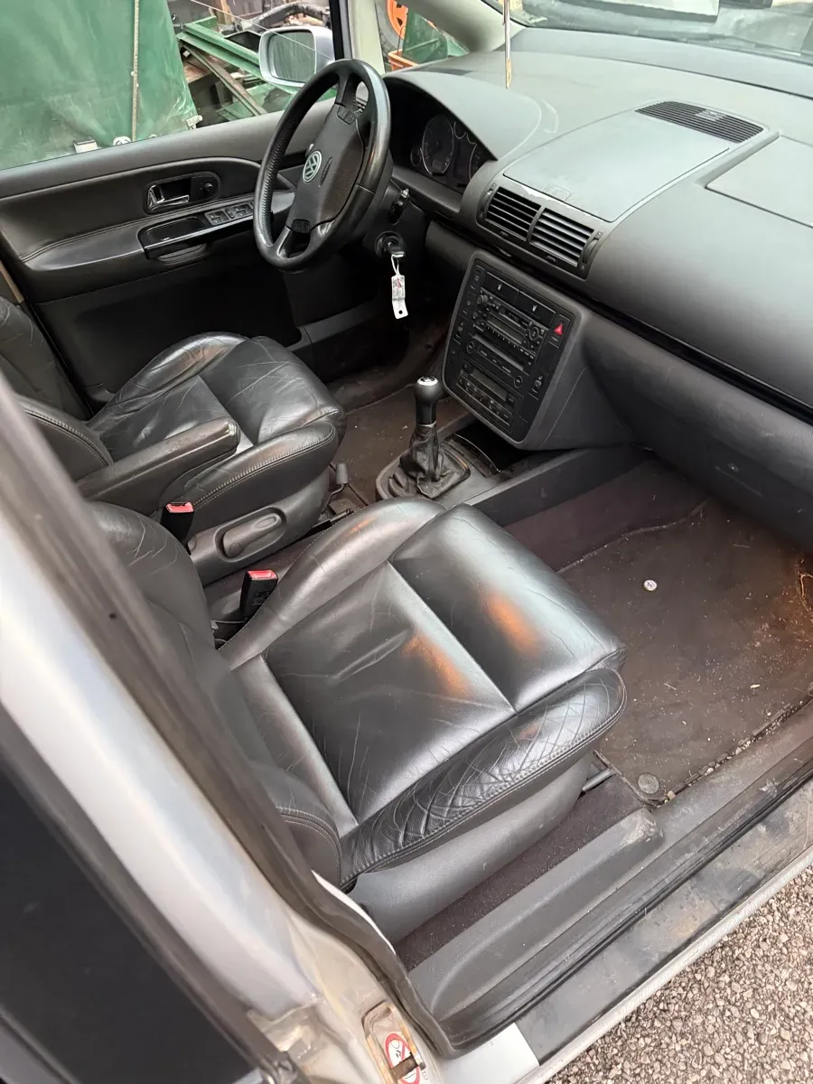 Volkswagen Sharan 2002 photo 3
