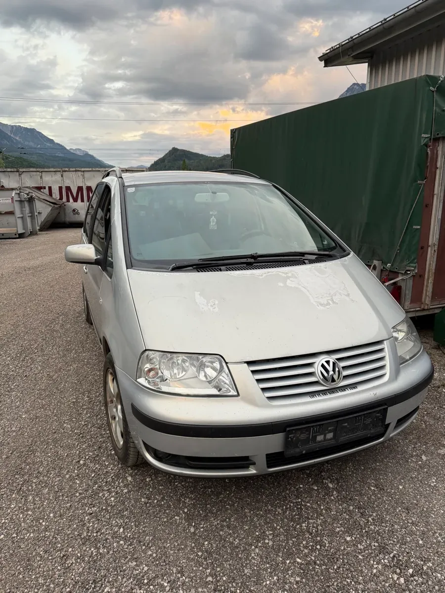 Volkswagen Sharan 2002 photo 2