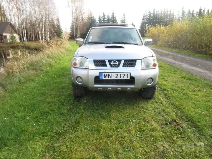 Nissan Navara 2005 photo 2