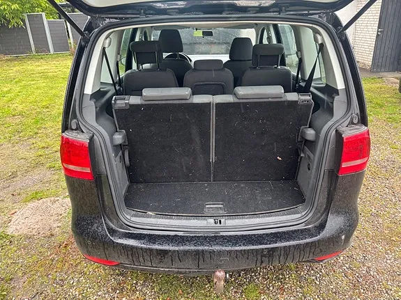 Volkswagen Touran 2012 photo 3