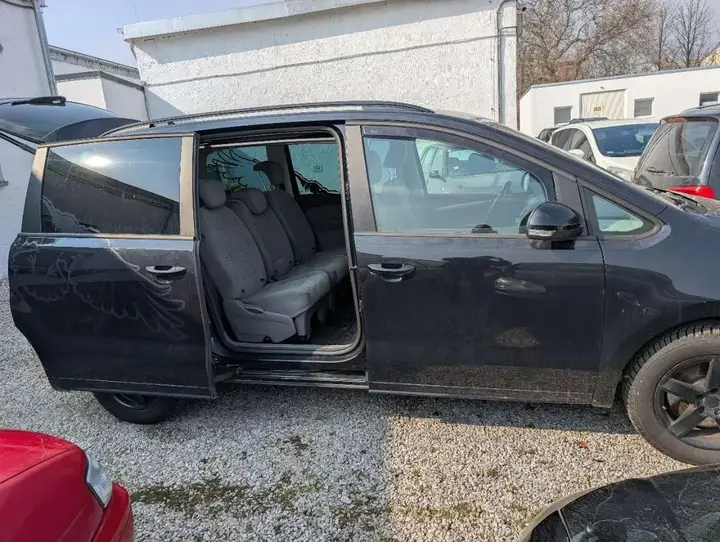 Seat Alhambra 2011 photo 3
