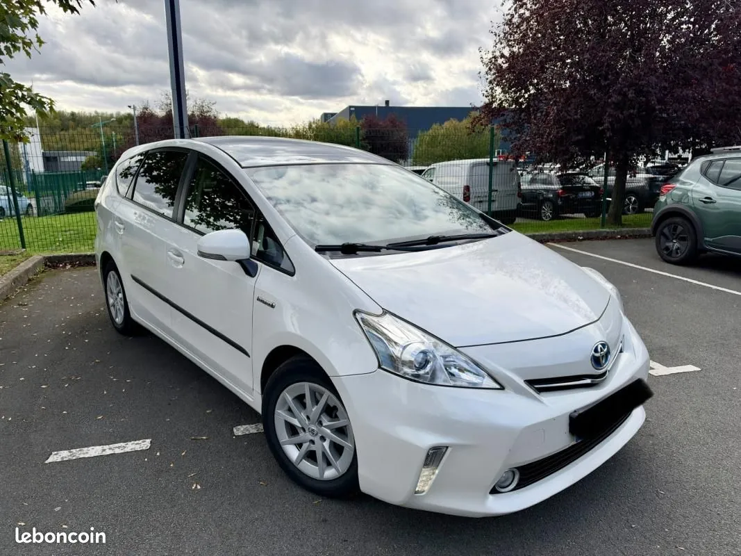 Toyota Prius 2014 photo 2