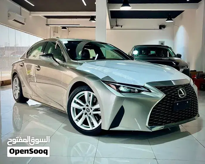 Lexus Is 300 2025 photo 4