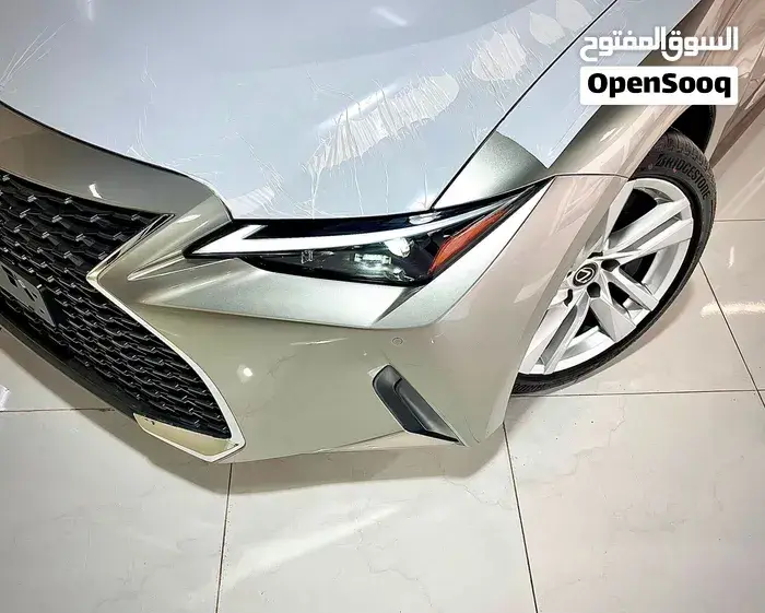 Lexus Is 300 2025 photo 2
