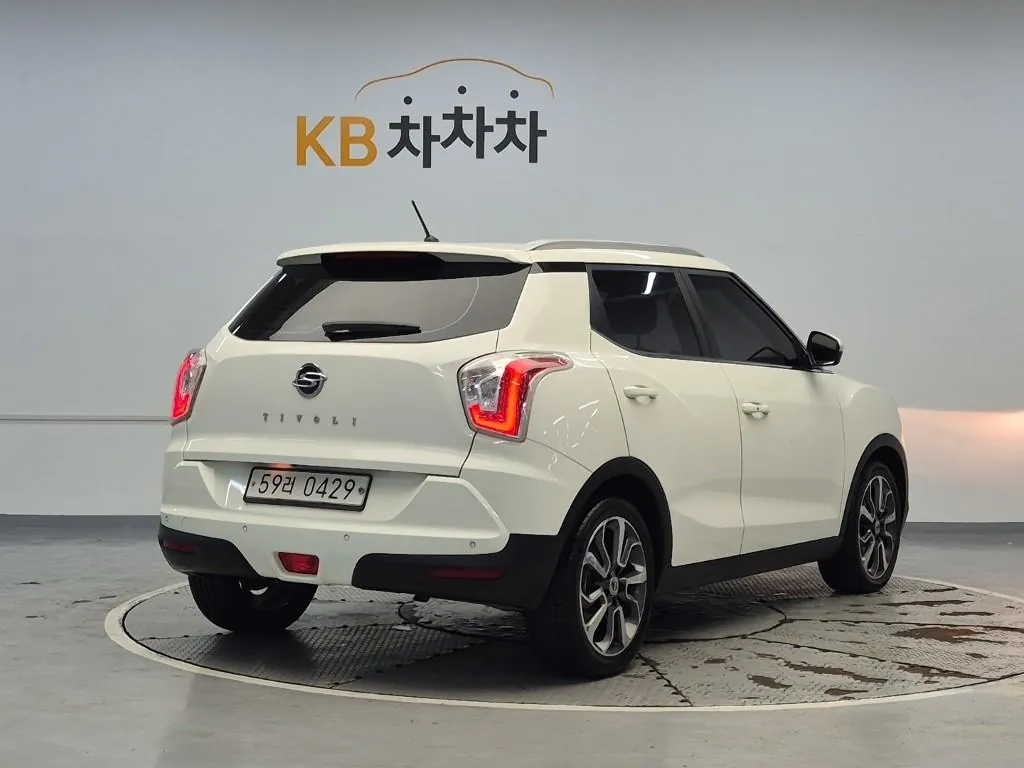 KG Mobility Tivoli 2016 photo 3