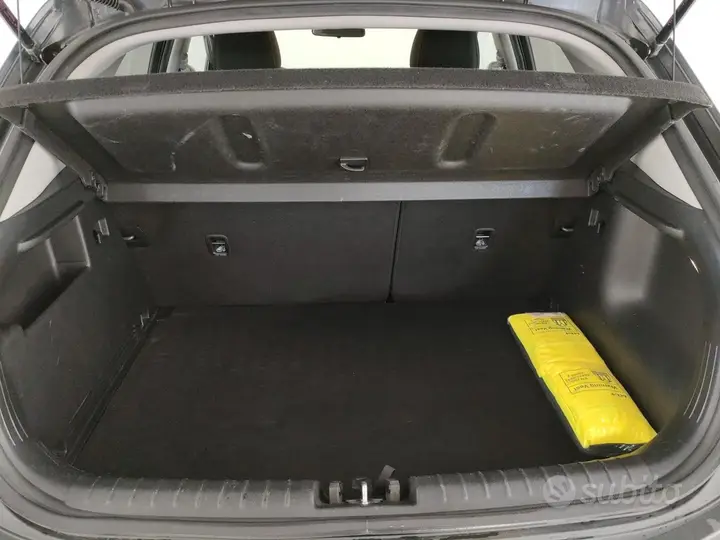 Kia Stonic 2023 photo 4