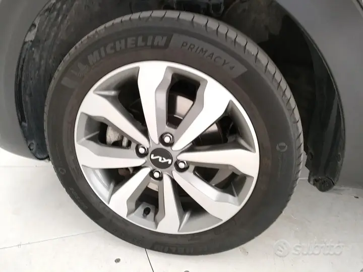 Kia Stonic 2023 photo 5