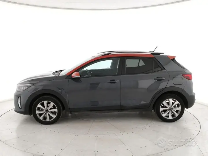 Kia Stonic 2023 photo 2