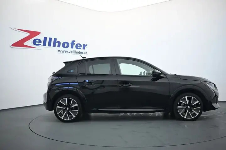 Peugeot E-208 2021 photo 3