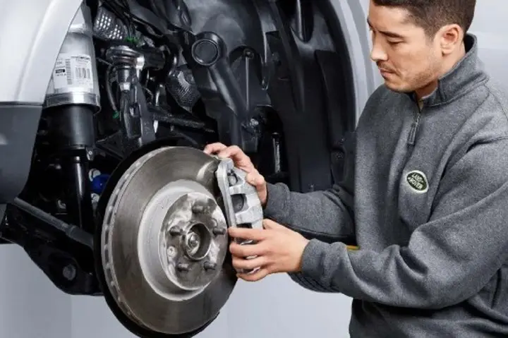 Land Rover Discovery Sport 2020 photo 2