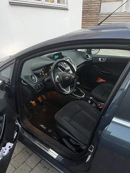 Ford Fiesta 2014 photo 2