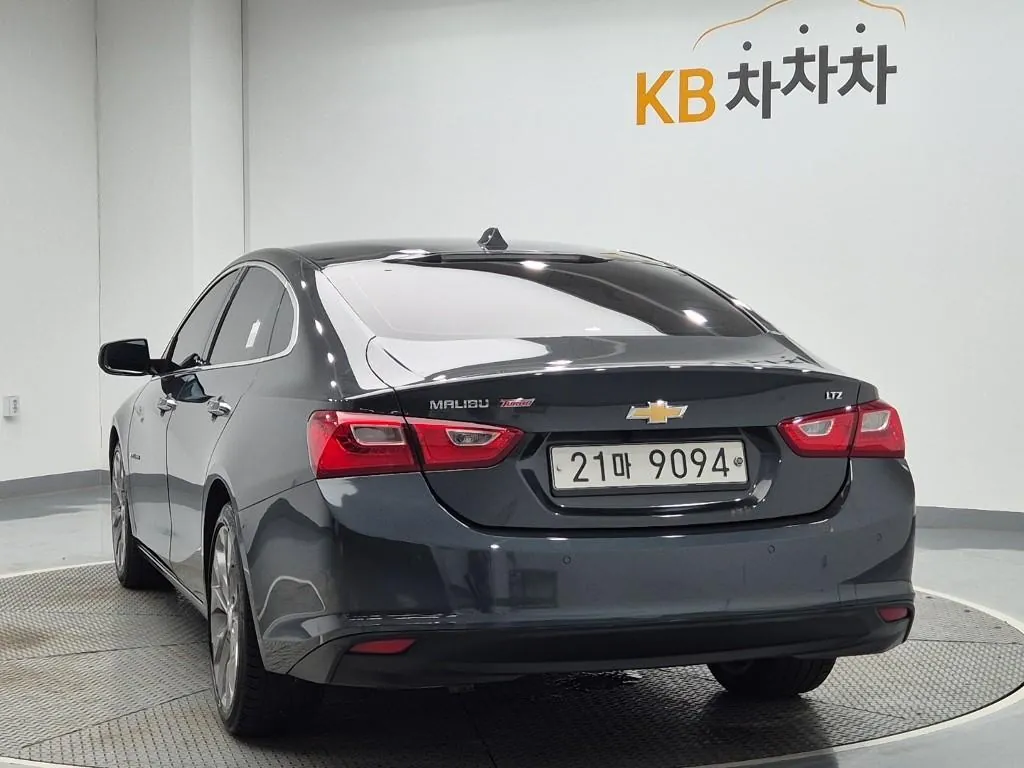Chevrolet Malibu 2017 photo 2