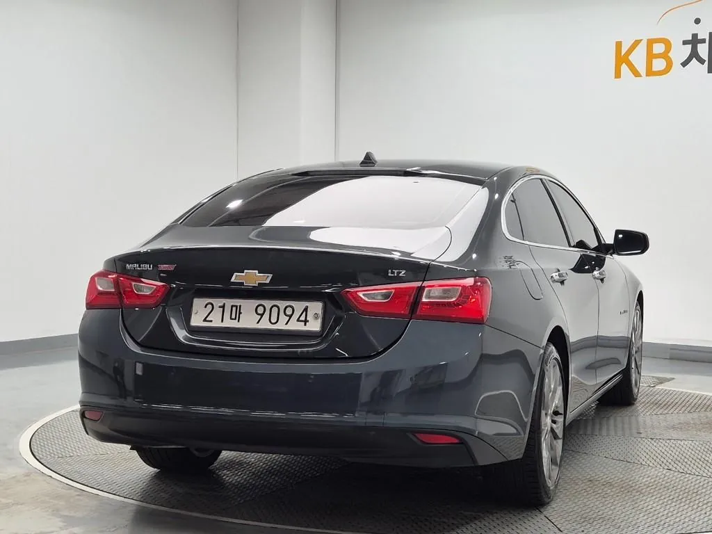 Chevrolet Malibu 2017 photo 3