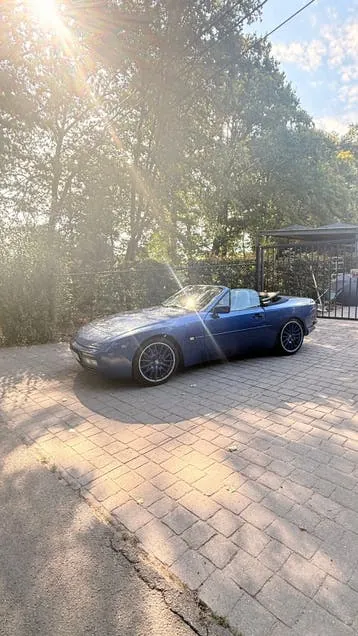 Porsche 944S2