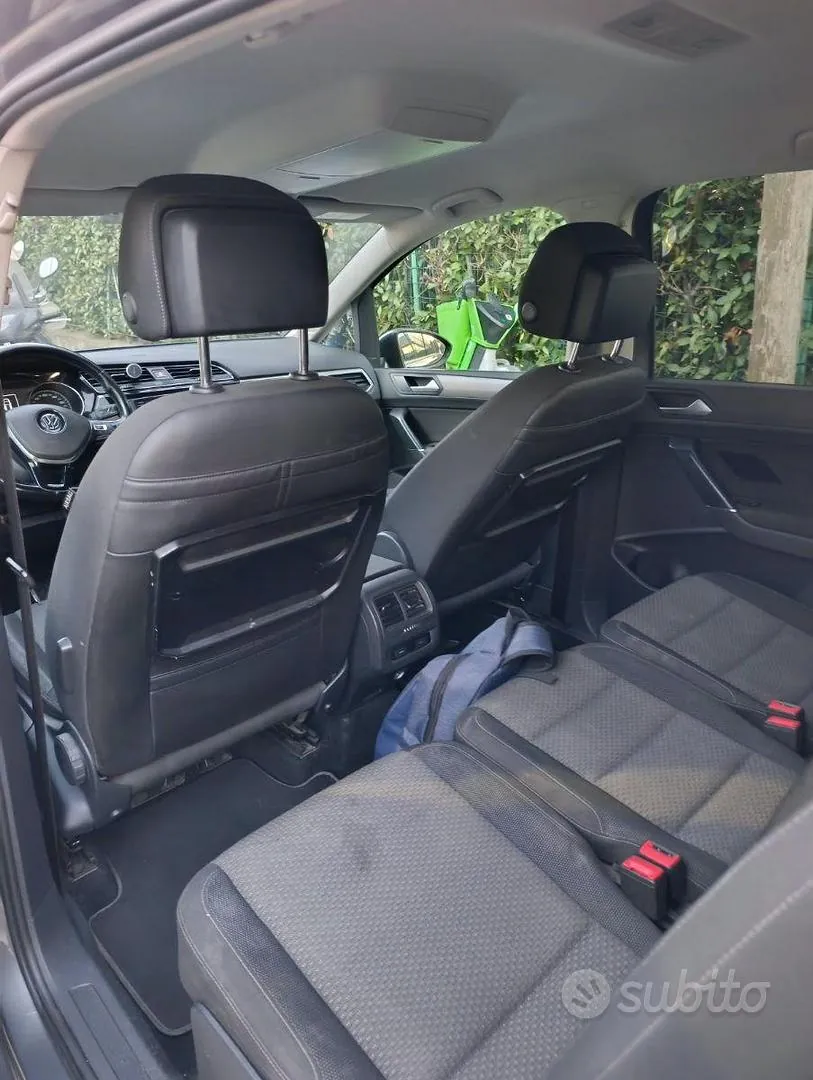 Volkswagen Touran 2016 photo 2