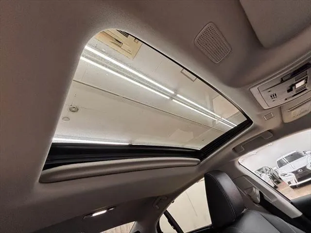 Lexus Es300H 2022 photo 4